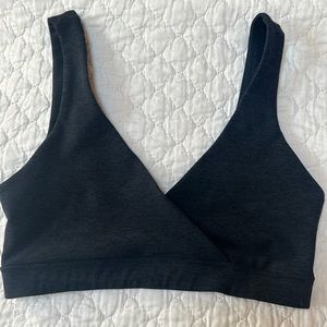 Never Worn size small Beyond Yoga Sports Bra (matching bottoms sold separately)